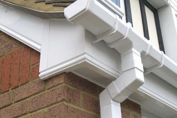 Fascia and soffit installation